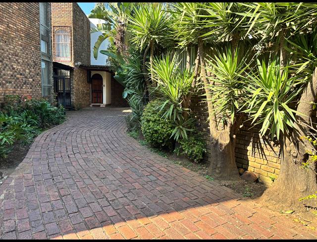 4 BEDROOM TOWNHOUSE FOR SALE IN ARCADIA